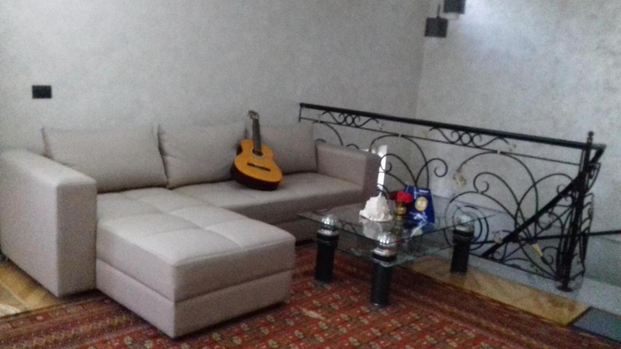 Makos Guest House Kutaisi Luaran gambar